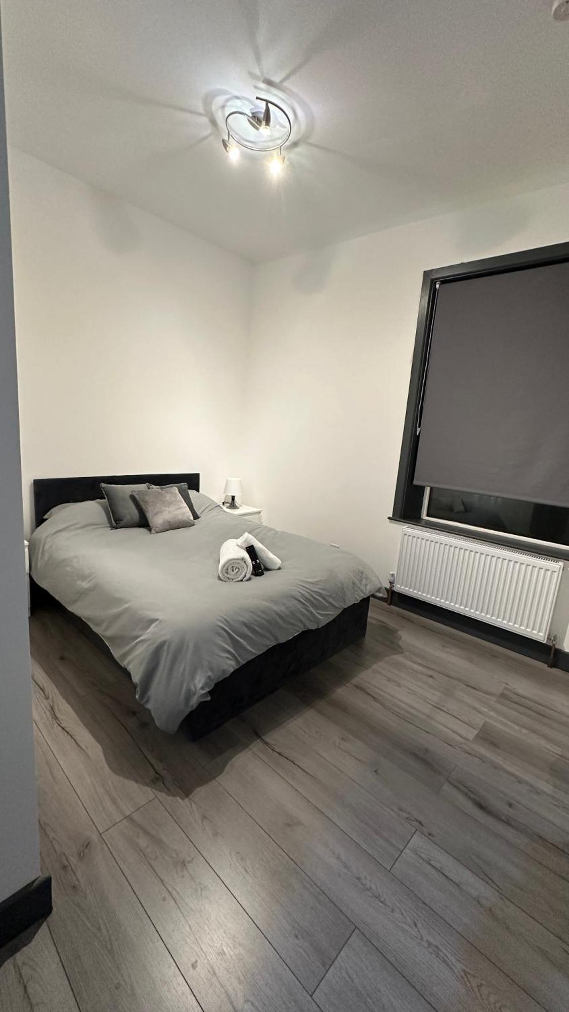 Modern 2 Bed Near Turf Moor Football Stadium, Parks, Canal And Lake Бърнли Екстериор снимка
